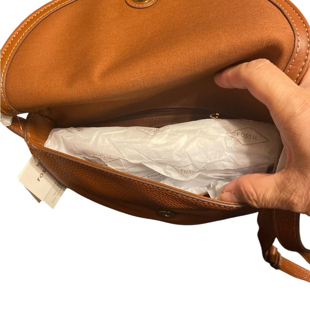 Fossil Tan Leather Crossbody Bag with Buckle Closure - Picture 4 of 6
